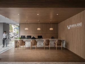 Desain Lobby Kantor Minimalis Bikin Tamu Nyaman dan Betah
