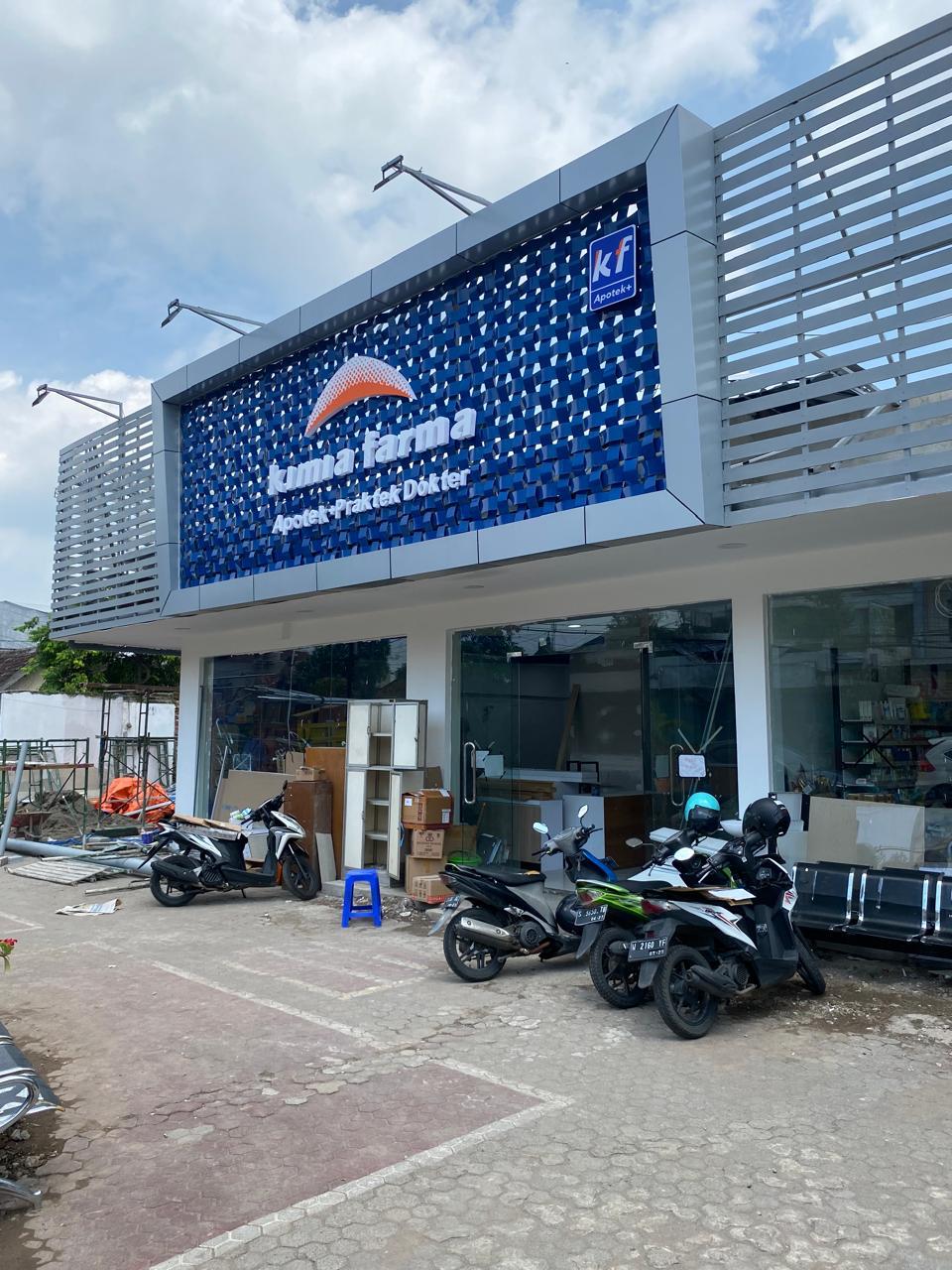 jasa renovasi toko obat surabaya