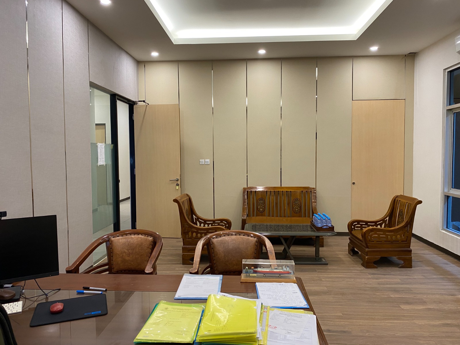 Jasa Renovasi Interior Kantor Modern untuk Menciptakan Ruang Kerja yang Nyaman dan Profesional
