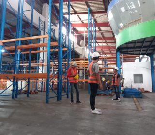 Jasa Instalasi Racking System Gudang di Surabaya: Solusi Efisiensi Ruang Logistik Terpercaya